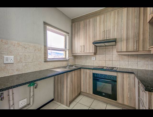 2 BEDROOM DUPLEX TO LET IN WILGEHEUWEL
